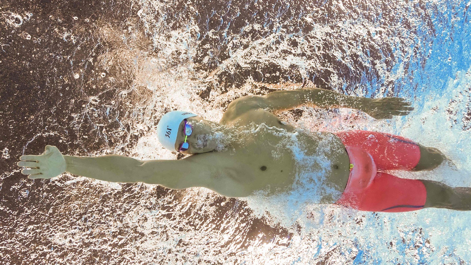 《PUBGMobile“星际荣耀”线上盛典,团队操作燃爆全场!》